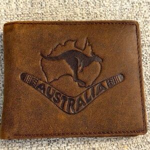 Australian Leather Bifold, 3‎ Panel Wallet in Brown Leather Kangaroo Logo